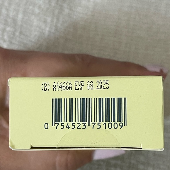 Naked Sundays Mineral Collagen Glow Perfecting Priming Lotion SPF 50+ - Picture 3 of 3